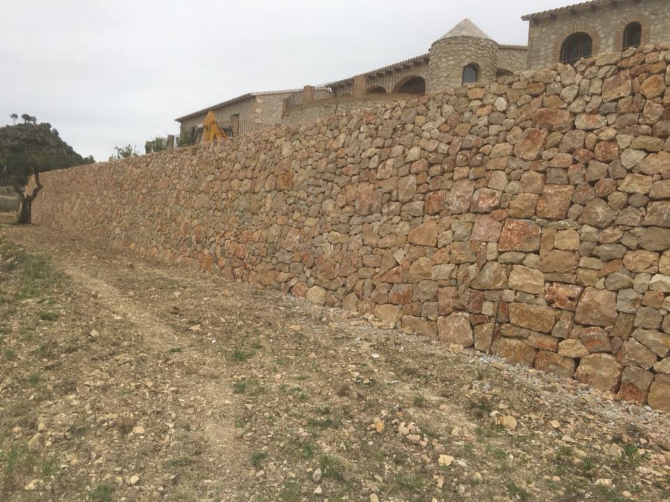 Stone wall house